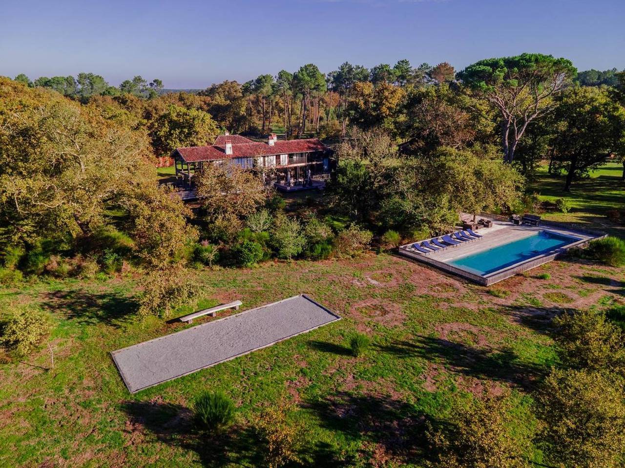 Entire holiday apartment, Domaine De Coursat avec piscine chauffée in Castets, Dax region