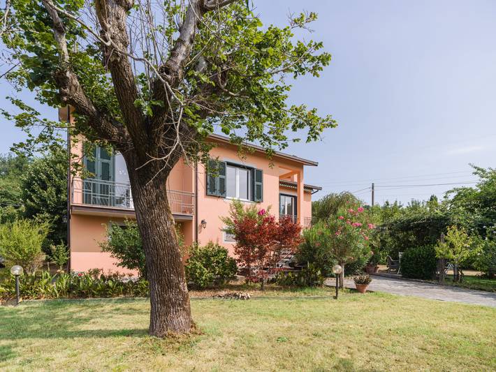Gli Oleandri di Grazia in Licciana Nardi, Val di Magra