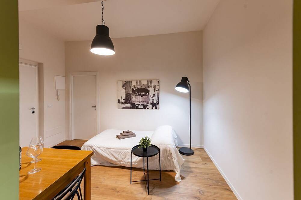 Entire apartment, Guesthost - Modern 60 sqm apartment, ideal for 4 people, located on the ground floor of a renovated single house Without a lift (one step to access it). The accommodation is located in Pescara Colli, in a quiet residential neighborhood, where you can enj in Pescara, Pescara Province