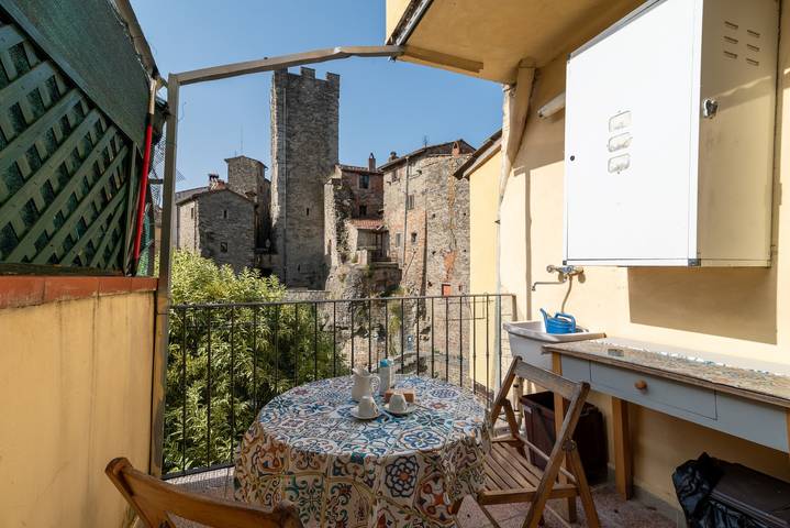 Appartamento intero, Appartamento "La Finestra sul Fiume" con Terrazza Privata in Subbiano, Casentino