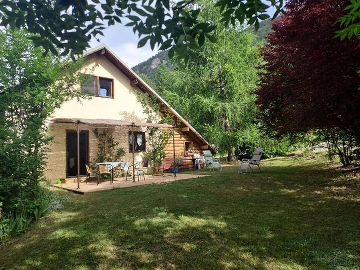 Gîte pour 8 personnes, avec balcon et vue ainsi que jardin et bassin pour enfant à Les Vigneaux - 2
