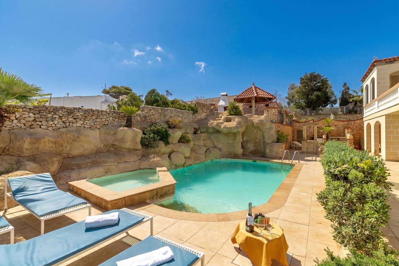 Ganze Wohnung, Villa & Pool 4 Mellieħa Bay Retreat in il-Mellieha, Mellieha