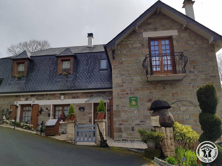 Encantadora casa rural a 2 km de Chasteaux con aparcamiento y jardín in Lissac-sur-Couze, Brive-la-Gaillarde region