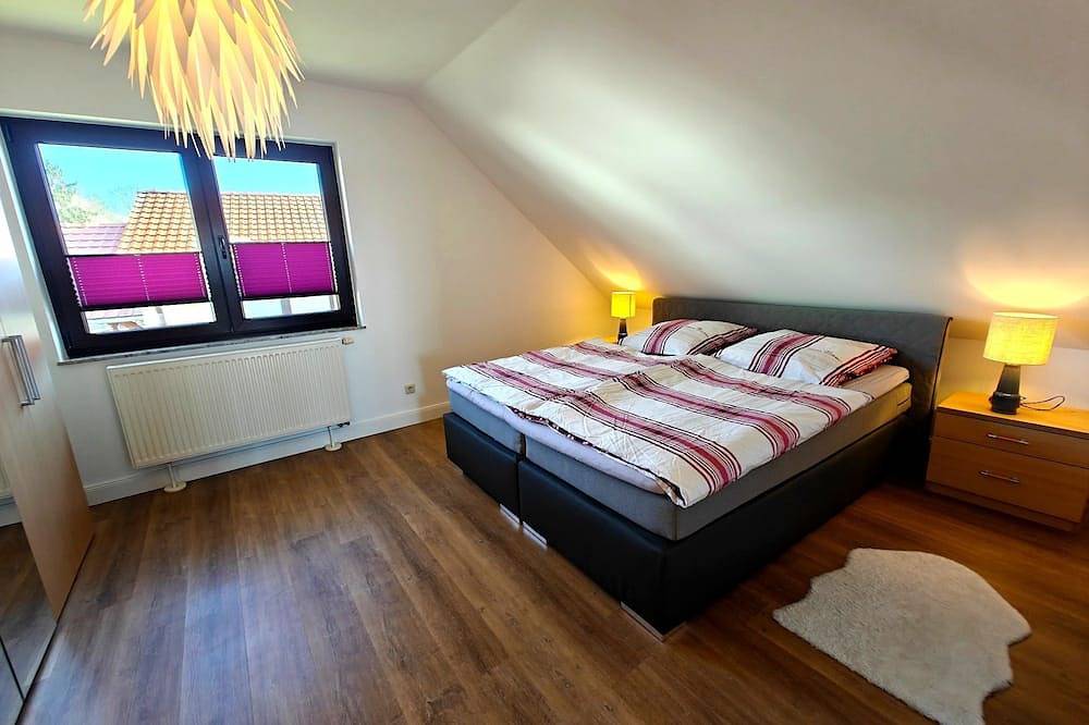 Ganze Wohnung, Ferienwohnung 2 - Ferienhaus Renz - Achterwasserblick in Neppermin in Neppermin, Benz