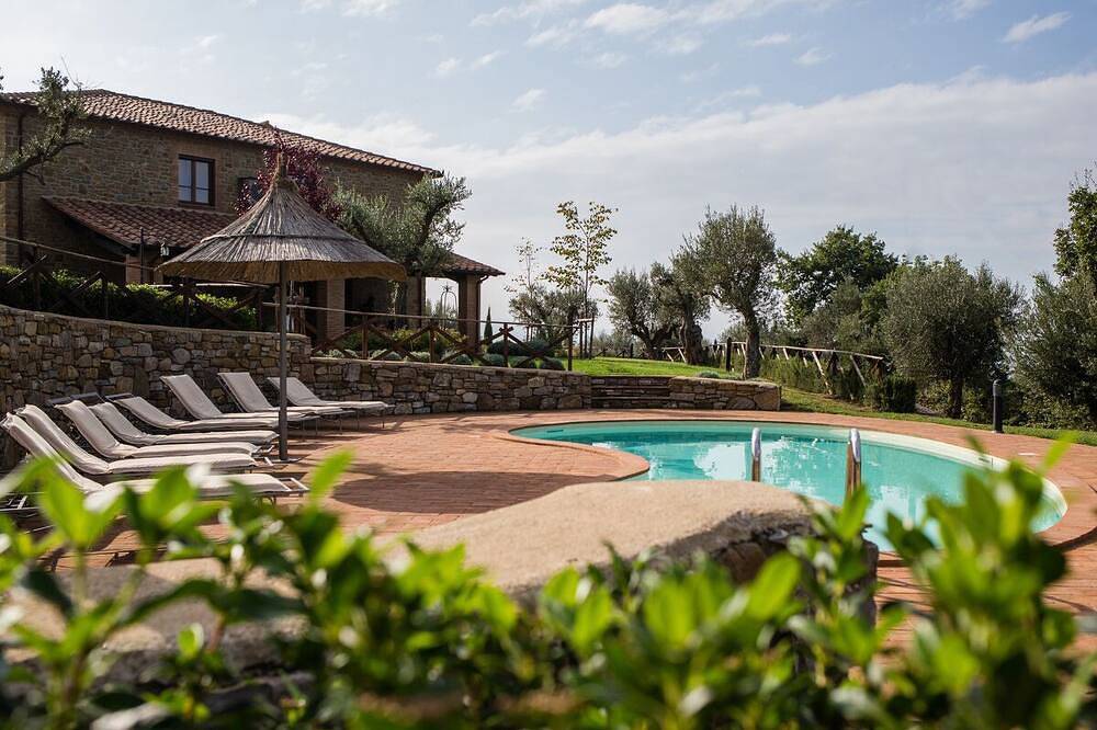 Villa with stunning views of Lake Trasimeno in Passignano sul Trasimeno, Lake Trasimeno