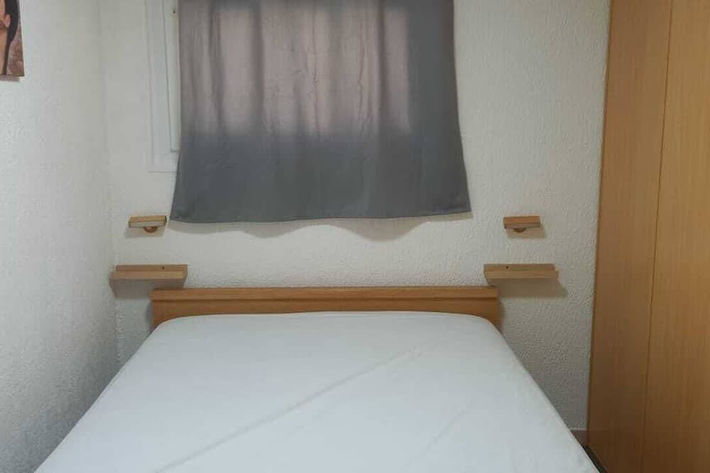 Entire apartment, Country apartment in Châteauneuf-de-Gadagne, Vaucluse