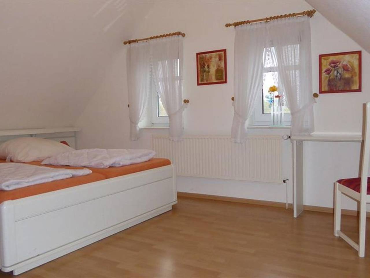 Bernd Bahde, Ferienhaus - Ferienhaus, Dusche, Wc, 2 Schlafräume in Aurich, Landkreis Aurich