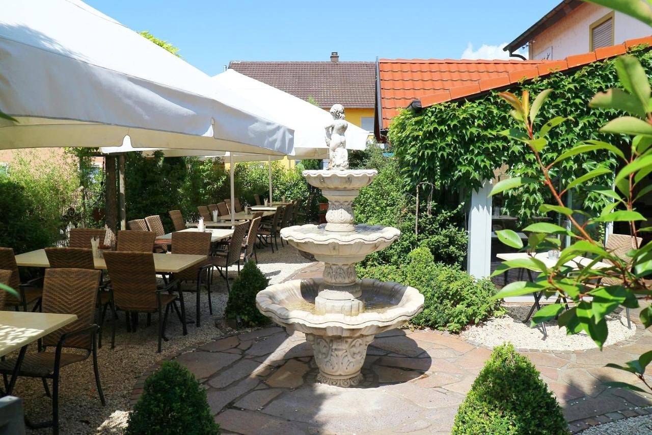 Hotel - Restaurant Hirschen - Werneths Landgasthof beim Europa- Park Rust in Europa-Park, Rheinhausen