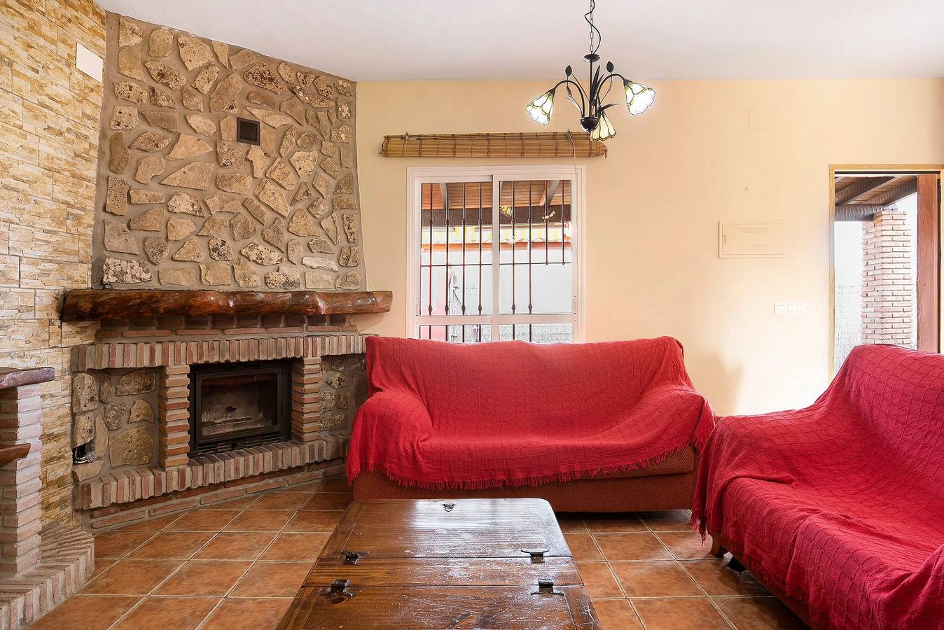 Casa de vacaciones 'Casa Juana Zahora' con piscina compartida, jardín y Wi-Fi in Zahora, Vejer de la Frontera