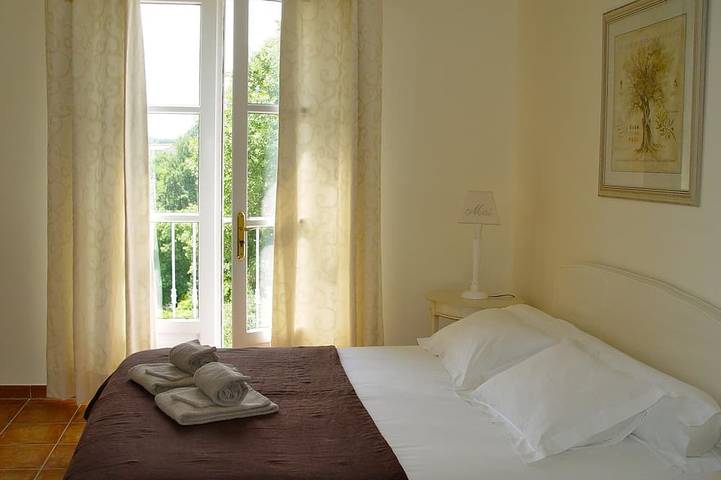 Location de vacances pour 12 personnes, avec jacuzzi et jardin à Martignargues - 4