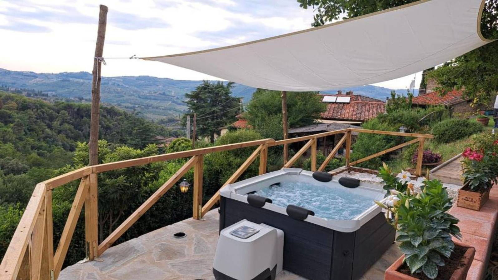 Ολόκληρο το διαμέρισμα, Apartment 'Canto Dei Merli' with Private Terrace, Private Garden and Wi-Fi in Chianti