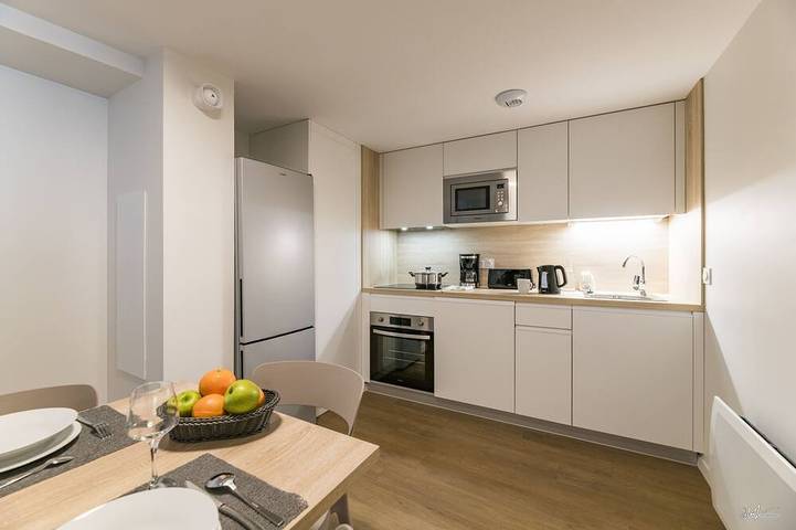 Apartamento de vacaciones para 4 personas, con piscina además de balcón y sauna - 1