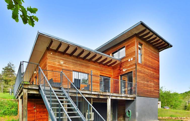 Location de vacances pour 8 personnes, avec piscine et terrasse à Coly - 3