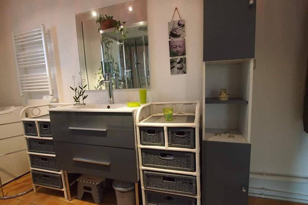 Appartement entier, Le Coquelicot in Esparron-de-Verdon, Alpes-de-Haute-Provence