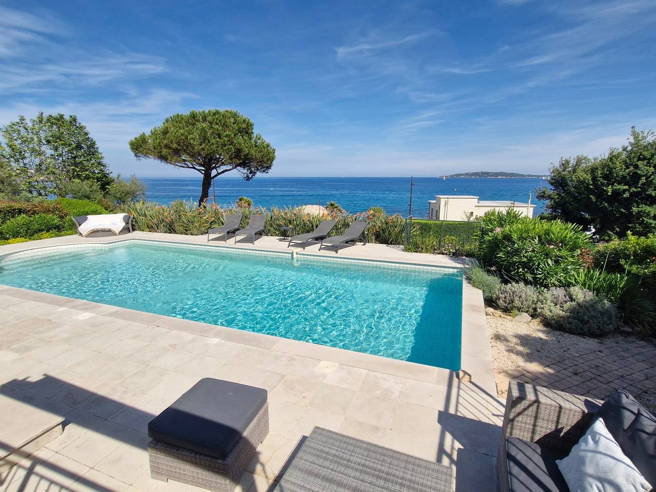 Villa 5 pièces et appart. 2 pièces clim., piscine privée, pour 10-12 pers., vue mer in Sainte-Maxime, Côte méditerranéenne (France)