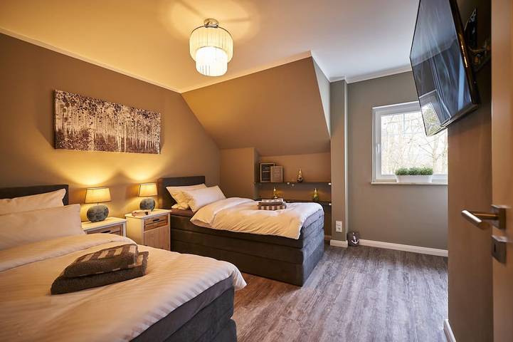 Ferienhaus für 8 Personen, mit Whirlpool und Sauna sowie Garten, mit Haustier in Kröslin - 2