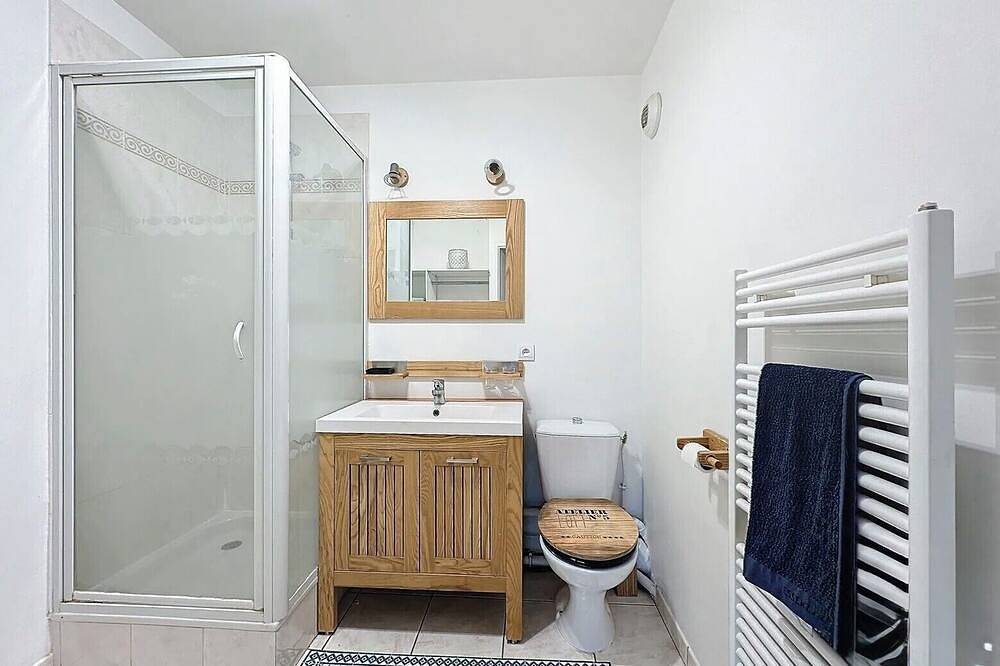 Apartamento entero, Bright apartment with views of Montmartre in Clichy, Altos del Sena