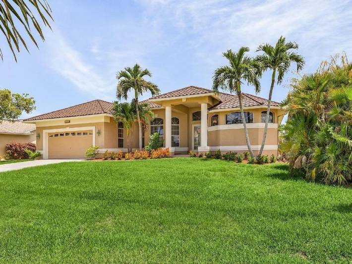 Location de vacances pour 6 personnes, avec terrasse et jardin à Cape Coral - 2