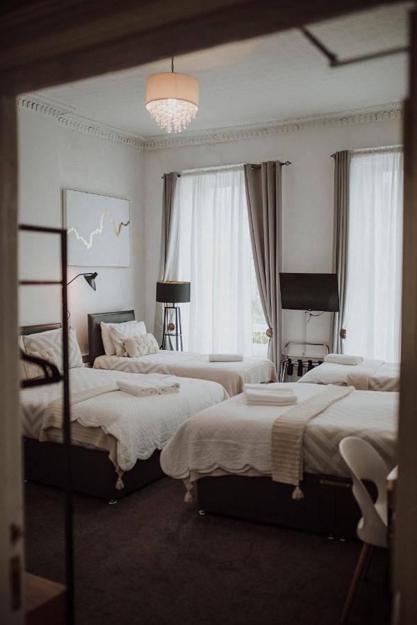 16 Pilrig Guest House in Leith, Edinburgh