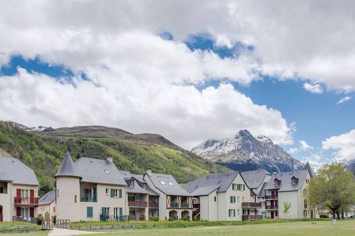 Gîte pour 10 personnes, avec balcon, animaux acceptés dans Office de Tourisme de Loudenvielle
