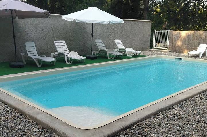 Vakantiewoning voor 4 personen, with terras and zwembad as well as tuin, met huisdier in Malaucène