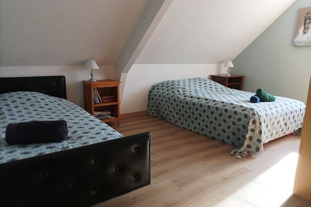 Maison Bord de mer avec Jardin clos 3 Ch/7 Personnes Plage à 550m in Hillion, Côte de Goëlo