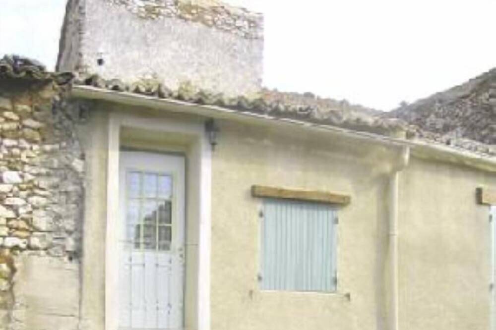 The countryside - Cottage in the middle of the vineyards in Flassan, Parc naturel régional du Mont-Ventoux