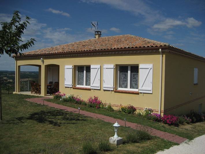 Gîte pour 6 personnes, avec terrasse et jardin
