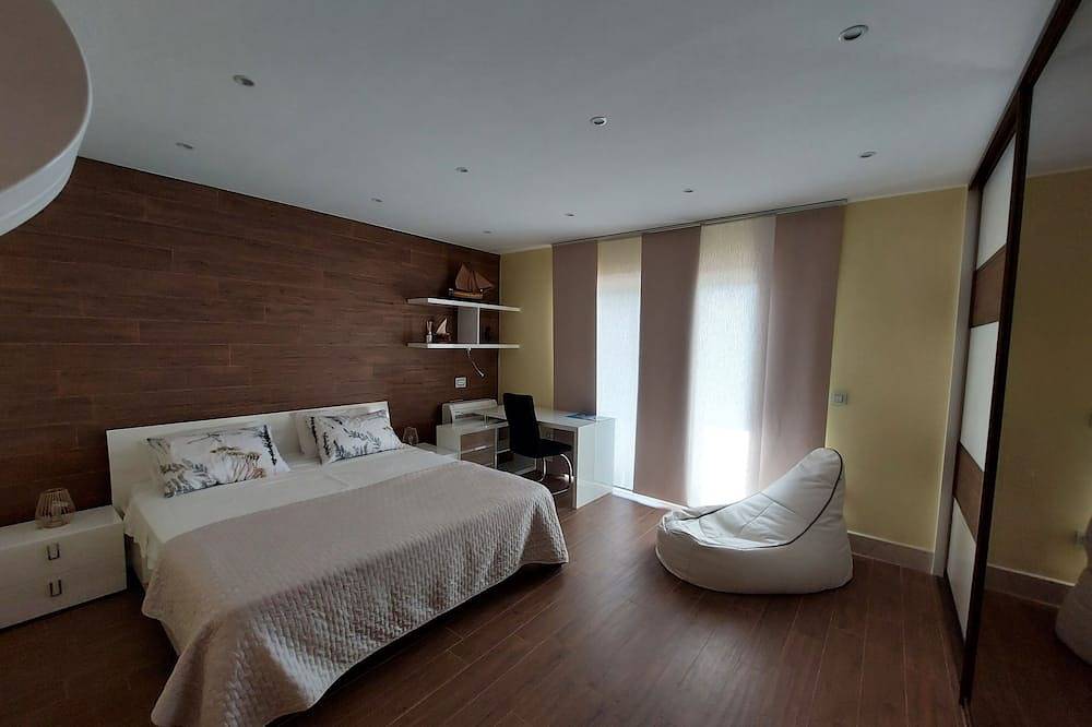 Modern stone villa with infinity pool. in Cavtat, Cavtat (Dalmatia)