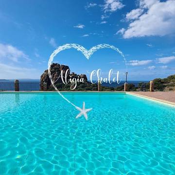 Chalet für 4 Personen, mit Pool und Garten sowie Ausblick auf Sardinien