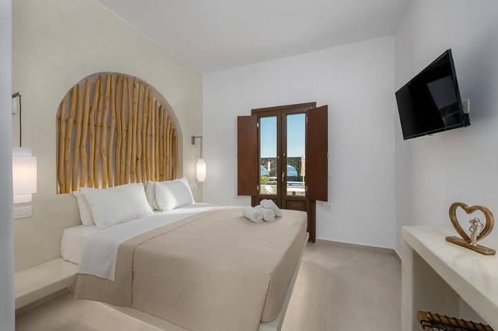 Casa de huéspuedes para 2 personas, con piscina además de vistas y jardín en Santorini