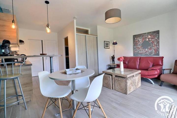 Location de vacances pour 2 personnes, avec jardin ainsi que terrasse et vue à Saint-Père-Marc-en-Poulet - 4