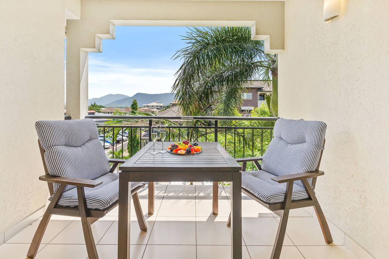 Ganze Wohnung, Poolside Paradise Cairns - 9 Pools Bbq Gym in Parramatta Park, Cairns