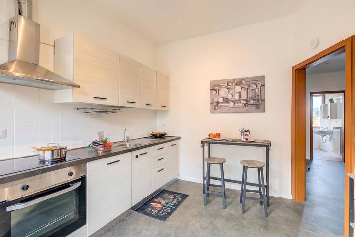 Apartamento entero, Appartamento Silvia 3Br with Balcony in Riva del Garda, Montañas Garda