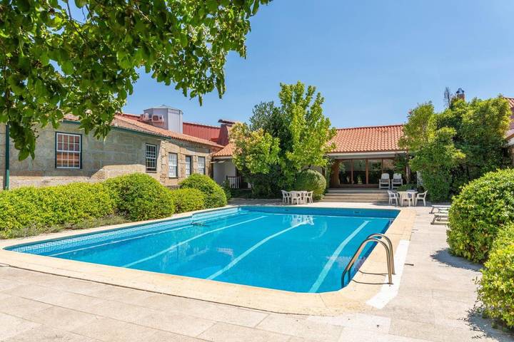 Casa de férias para 12 pessoas, com Varanda e Terraço e ainda Jardim and Piscina em Valpaços