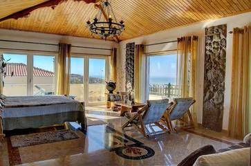 Location de vacances pour 8 personnes, avec jardin et terrasse à Ribamar