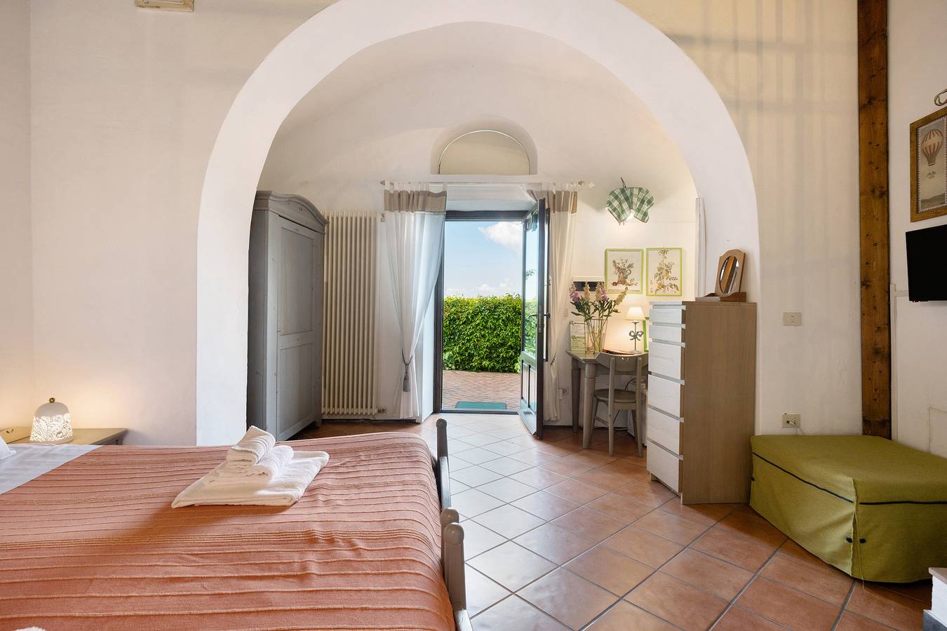 Agriturismo 'Spacious Room in Agriturismo' with Mountain View, Shared Pool and Wi-Fi in Fisciano, Salerno Province