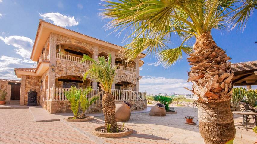 Chalet para 8 personas, con jacuzzi y sauna además de balcón/terraza y piscina en Provincia de Almería - 2