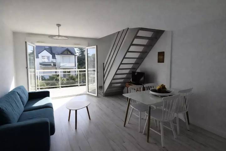 Gîte pour 4 personnes, avec piscine et balcon dans Plage de la Govelle - 4