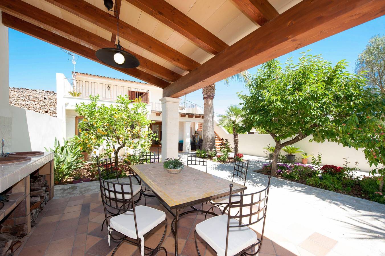 Woodhouse - Preciosa casa de pueblo, con piscina privada, porche con barbacoa y preciosa terraza. Wifi Gratis in Ariany, Interior de Mallorca