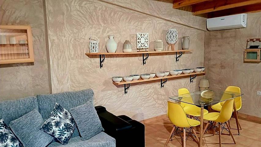 Location de vacances pour 2 personnes, avec vue ainsi que balcon et jardin à Vilafamés