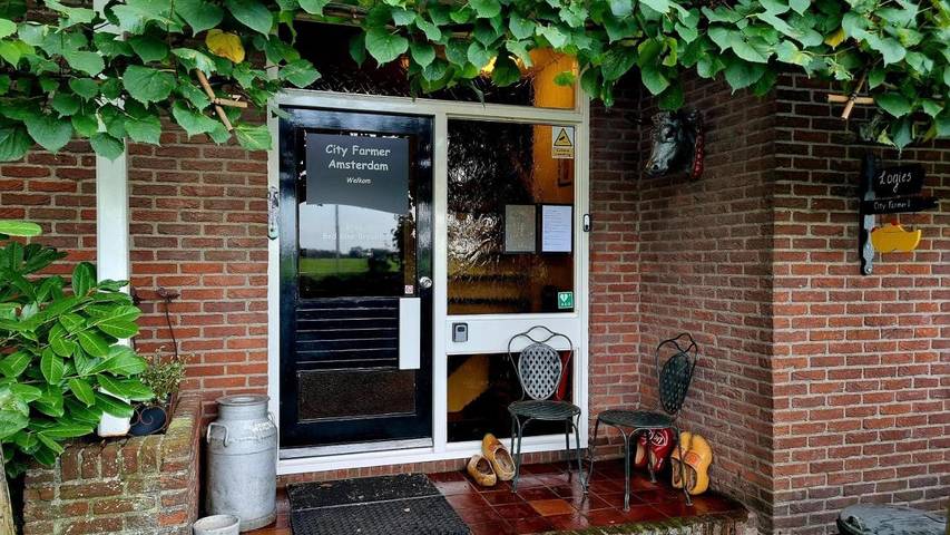 Chambre d’hôte pour 2 personnes, avec vue et jardin