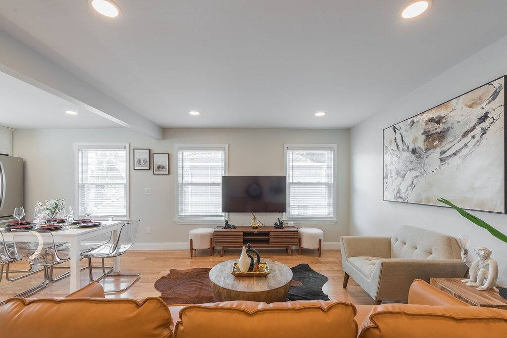 Ganze Wohnung, Sunny Downtown 2Br w/ Parking in Princeton Township, Mercer County