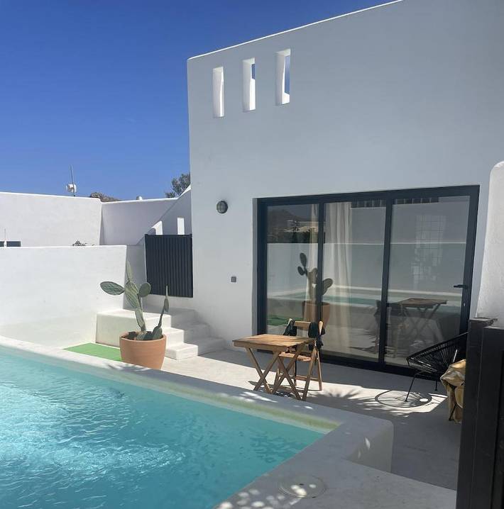 Apartamento de vacaciones para 5 personas, con vistas además de piscina y terraza - 1