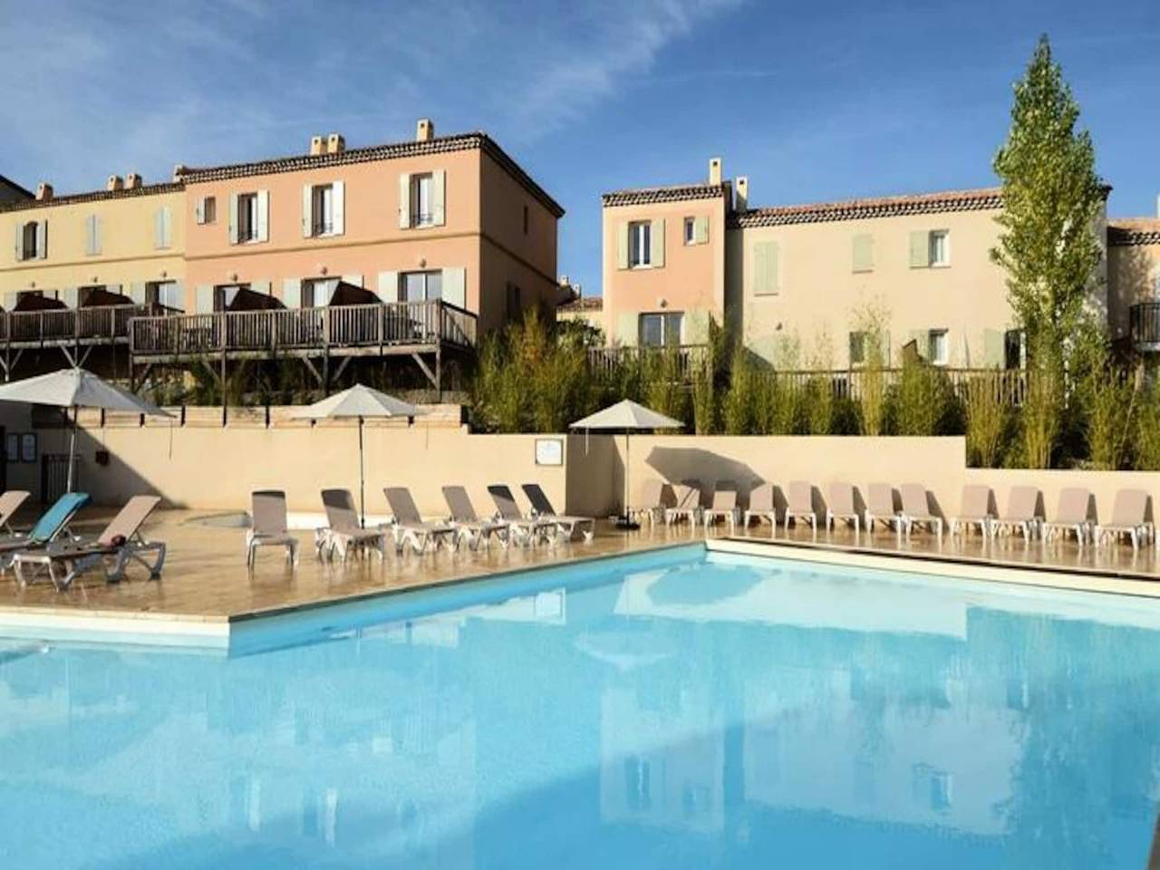 Apartamento entero, Apartamento en Provenza cerca de Golf y Piscina in Mallemort, Region de Arles