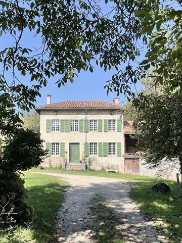 Gîte pour 8 personnes, avec terrasse et jardin à Saint-Lizier