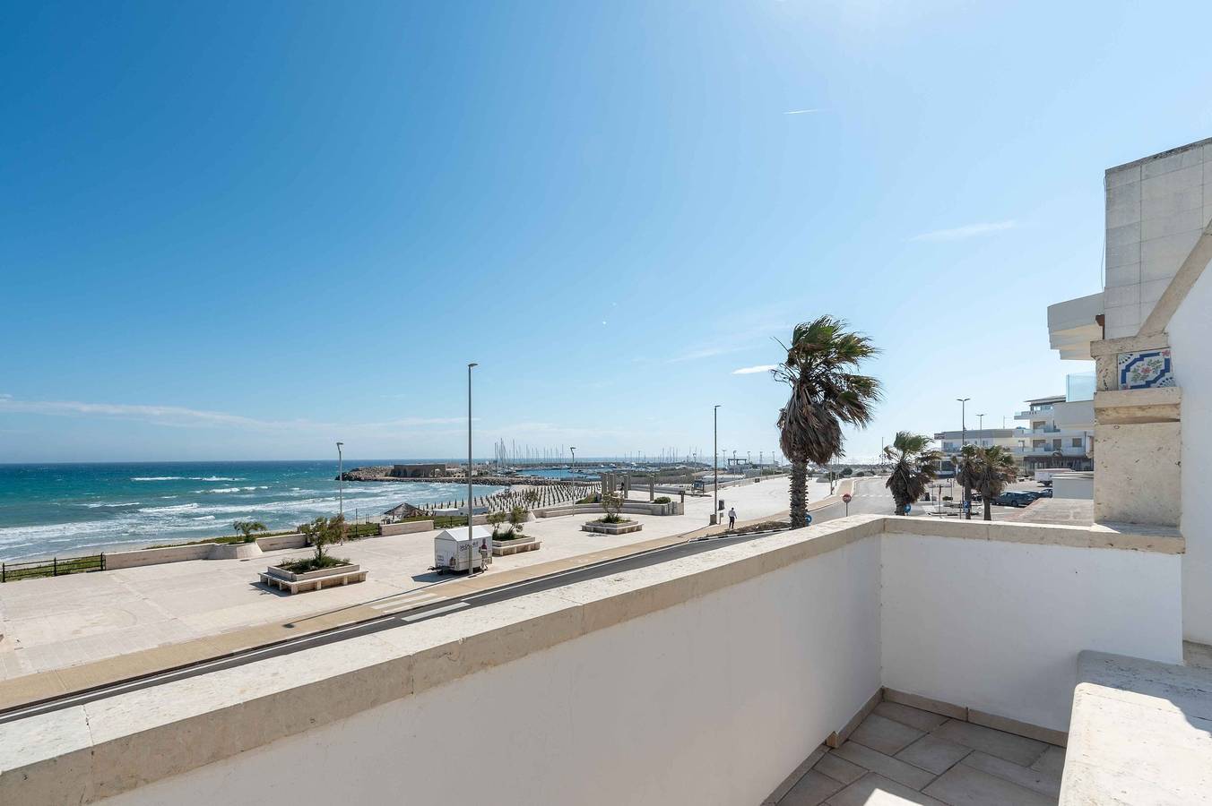 Appartamento intero, Appartamento 'Terrazza Sul Mare' con Vista Mare, Terrazza Privata e Aria Condizionata in Melendugno, Provincia di Lecce