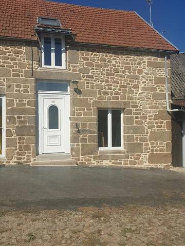 Gîte pour 6 personnes, avec jardin, adapté aux familles à Saint-Georges-de-Reintembault