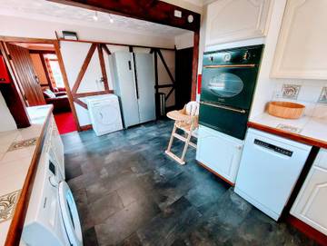 Log Cabin for 10 People in Middleton-on-Sea, West Sussex, Photo 3