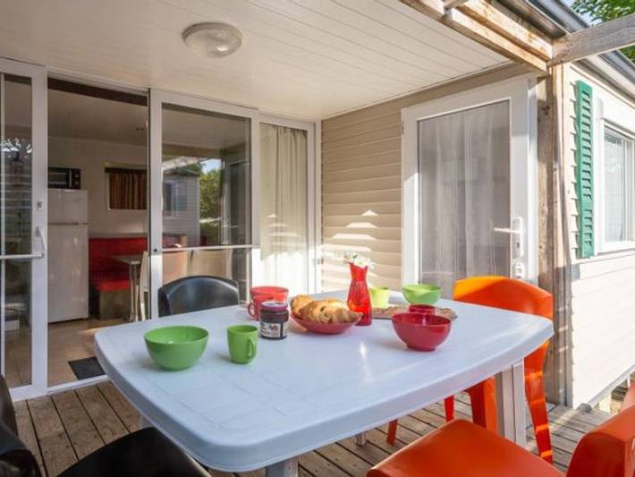 Camping Les Alouettes - Mobilheim 5 personen - Exzellenz + 2 Badezimmer in La Chaize-Giraud, Loire-Tal